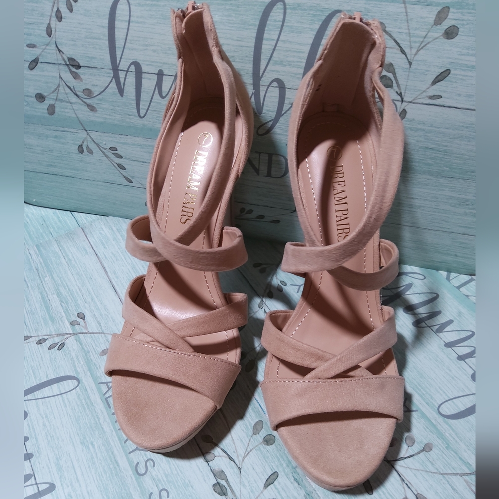 Dream Pairs Nude Size 7